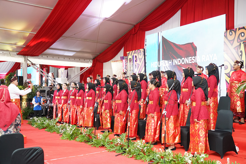 PARAMATAGS MEMERIAHKAN WISUDA UNTAG KE 126 