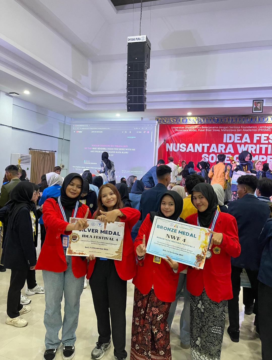 Mahasiswa Universitas 17 Agustus 1945 Surabaya memperoleh prestasi tingkat nasional hasil dari kompetisi : Lomba Essay Nusantara Writing Festival